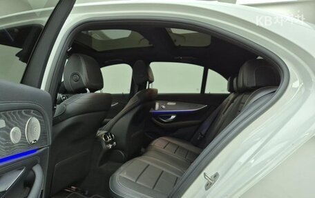 Mercedes-Benz E-Класс, 2021 год, 4 450 000 рублей, 17 фотография