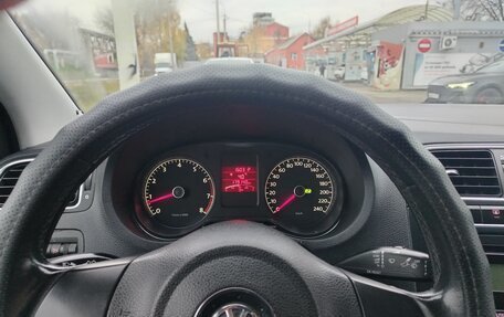 Volkswagen Polo VI (EU Market), 2012 год, 700 000 рублей, 29 фотография