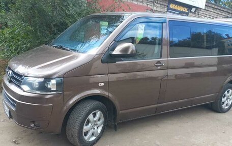 Volkswagen Caravelle T5, 2010 год, 1 980 000 рублей, 2 фотография