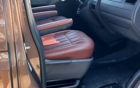 Volkswagen Caravelle T5, 2010 год, 1 980 000 рублей, 6 фотография