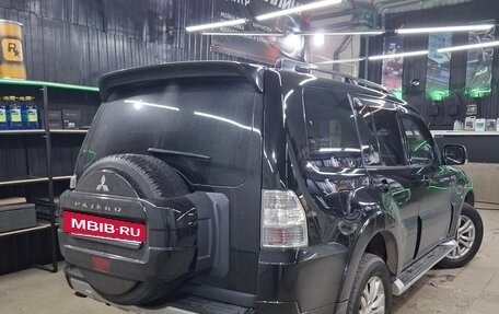 Mitsubishi Pajero IV, 2011 год, 2 200 000 рублей, 4 фотография