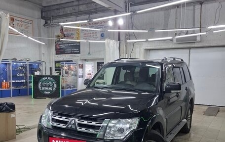 Mitsubishi Pajero IV, 2011 год, 2 200 000 рублей, 2 фотография