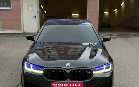 BMW 5 серия, 2018 год, 4 650 000 рублей, 2 фотография