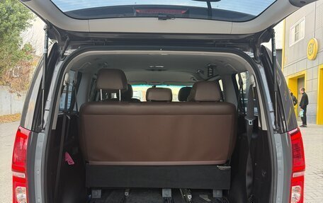 Hyundai Grand Starex Grand Starex I рестайлинг 2, 2019 год, 3 850 000 рублей, 5 фотография