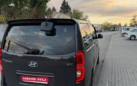 Hyundai Grand Starex Grand Starex I рестайлинг 2, 2019 год, 3 850 000 рублей, 4 фотография