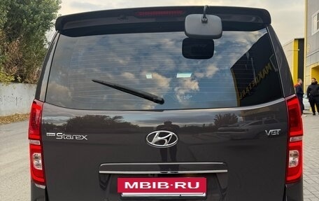 Hyundai Grand Starex Grand Starex I рестайлинг 2, 2019 год, 3 850 000 рублей, 3 фотография