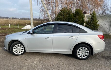 Chevrolet Cruze II, 2010 год, 680 000 рублей, 4 фотография