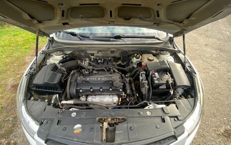 Chevrolet Cruze II, 2010 год, 680 000 рублей, 9 фотография