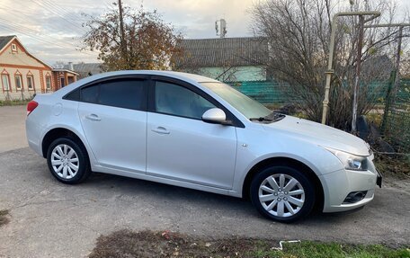 Chevrolet Cruze II, 2010 год, 680 000 рублей, 5 фотография