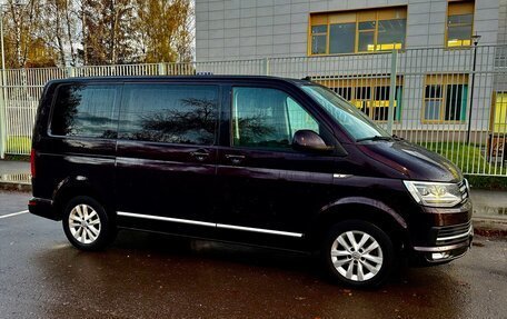 Volkswagen Caravelle T6 рестайлинг, 2017 год, 2 880 000 рублей, 4 фотография