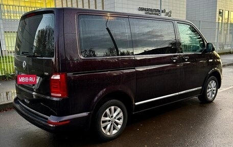 Volkswagen Caravelle T6 рестайлинг, 2017 год, 2 880 000 рублей, 5 фотография