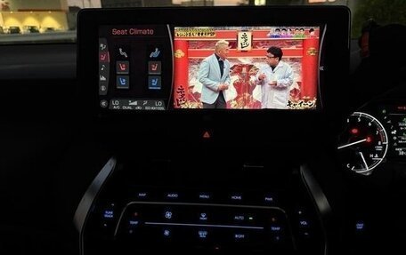 Toyota Harrier, 2020 год, 2 400 000 рублей, 14 фотография