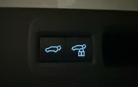 Toyota Harrier, 2020 год, 2 400 000 рублей, 17 фотография