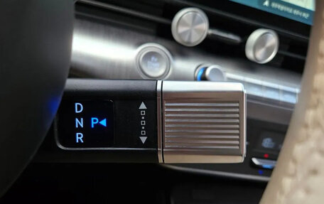 Hyundai Kona, 2023 год, 2 200 000 рублей, 9 фотография