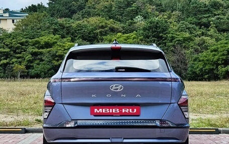 Hyundai Kona, 2023 год, 2 200 000 рублей, 4 фотография