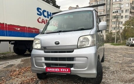 Toyota Pixis Van I, 2013 год, 700 000 рублей, 1 фотография