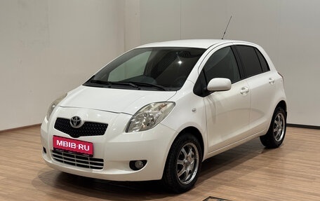 Toyota Yaris III рестайлинг, 2007 год, 630 000 рублей, 1 фотография
