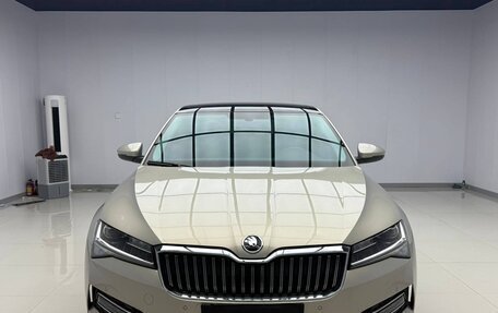 Skoda Superb III рестайлинг, 2022 год, 2 161 000 рублей, 1 фотография