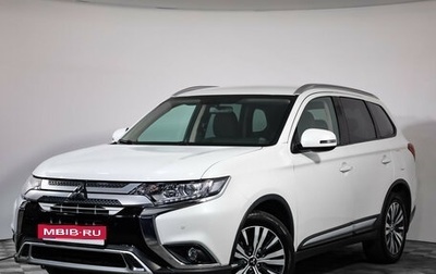 Mitsubishi Outlander III рестайлинг 3, 2019 год, 1 999 000 рублей, 1 фотография