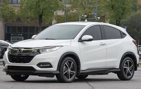 Honda Vezel, 2021 год, 1 915 000 рублей, 1 фотография