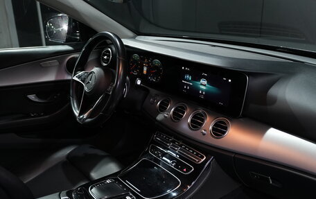 Mercedes-Benz E-Класс, 2021 год, 2 475 000 рублей, 25 фотография