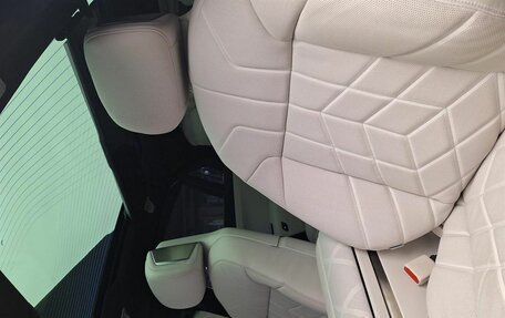 BMW 7 серия, 2025 год, 24 670 000 рублей, 18 фотография