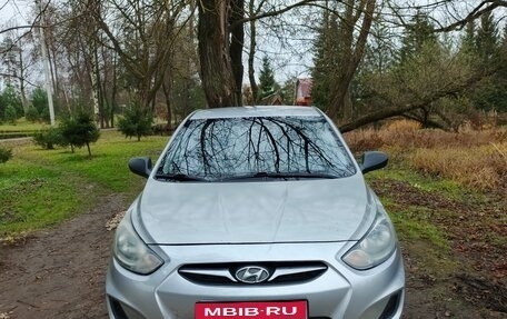 Hyundai Solaris II рестайлинг, 2014 год, 600 000 рублей, 1 фотография