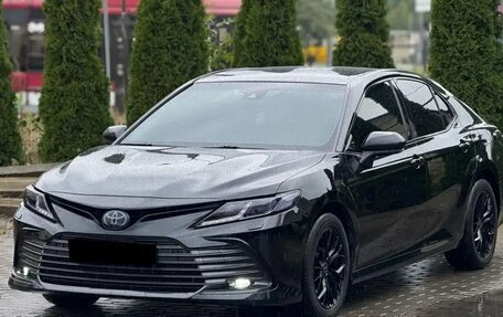 Toyota Camry, 2022 год, 2 300 000 рублей, 1 фотография
