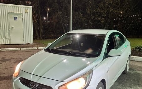 Hyundai Solaris II рестайлинг, 2014 год, 495 000 рублей, 1 фотография