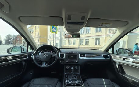 Volkswagen Touareg III, 2015 год, 2 750 000 рублей, 24 фотография