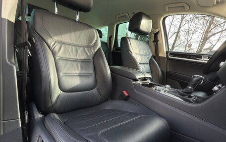 Volkswagen Touareg III, 2015 год, 2 750 000 рублей, 21 фотография