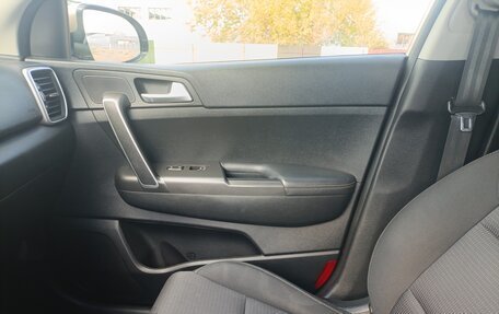 KIA Sportage IV рестайлинг, 2019 год, 2 150 000 рублей, 13 фотография