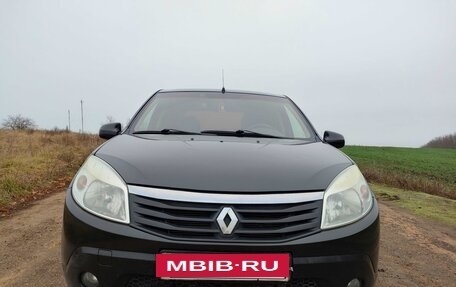 Renault Sandero I, 2013 год, 580 000 рублей, 2 фотография