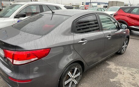 KIA Rio III рестайлинг, 2015 год, 900 000 рублей, 11 фотография