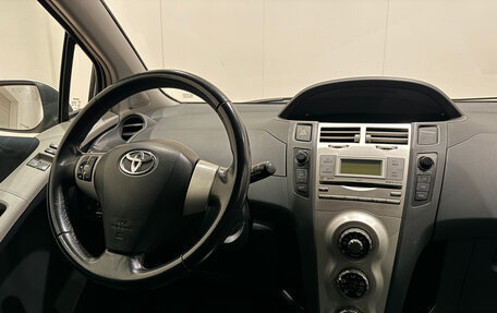 Toyota Yaris III рестайлинг, 2007 год, 630 000 рублей, 12 фотография