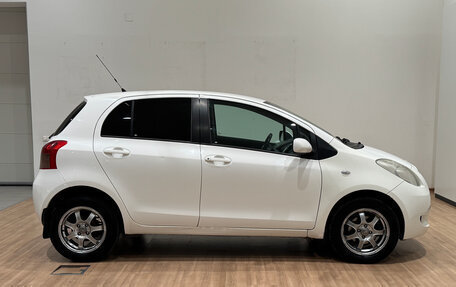 Toyota Yaris III рестайлинг, 2007 год, 630 000 рублей, 4 фотография