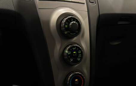 Toyota Yaris III рестайлинг, 2007 год, 630 000 рублей, 22 фотография