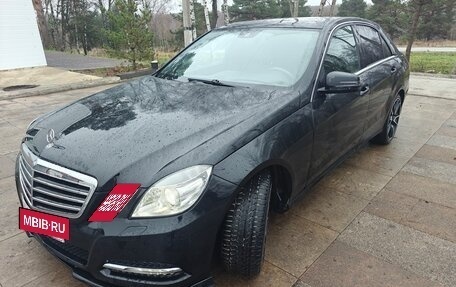 Mercedes-Benz E-Класс, 2011 год, 930 000 рублей, 2 фотография