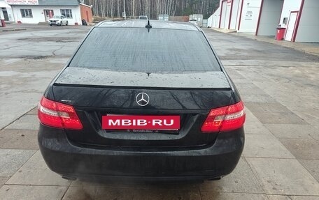 Mercedes-Benz E-Класс, 2011 год, 930 000 рублей, 6 фотография