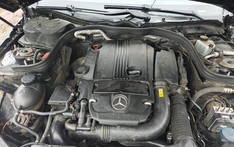 Mercedes-Benz E-Класс, 2011 год, 930 000 рублей, 12 фотография