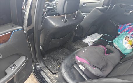 Mercedes-Benz E-Класс, 2011 год, 930 000 рублей, 11 фотография