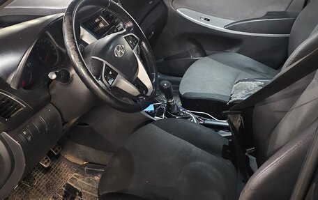 Hyundai Solaris II рестайлинг, 2013 год, 500 000 рублей, 5 фотография