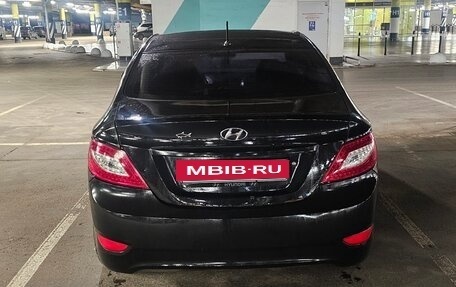 Hyundai Solaris II рестайлинг, 2013 год, 500 000 рублей, 2 фотография