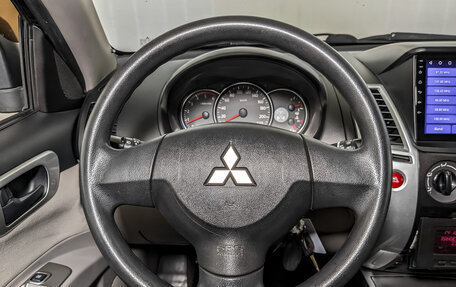 Mitsubishi Pajero Sport II рестайлинг, 2012 год, 1 490 000 рублей, 21 фотография