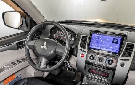 Mitsubishi Pajero Sport II рестайлинг, 2012 год, 1 490 000 рублей, 27 фотография