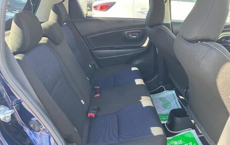 Toyota Vitz, 2020 год, 825 000 рублей, 5 фотография