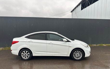 Hyundai Solaris II рестайлинг, 2013 год, 950 000 рублей, 3 фотография