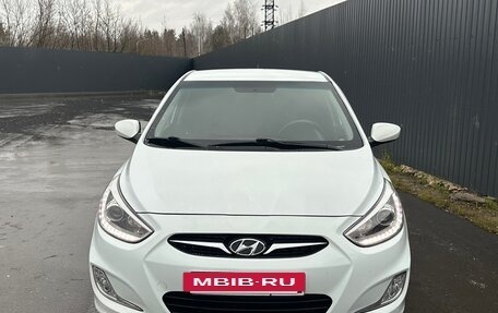 Hyundai Solaris II рестайлинг, 2013 год, 950 000 рублей, 2 фотография