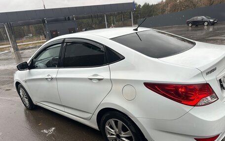 Hyundai Solaris II рестайлинг, 2013 год, 950 000 рублей, 8 фотография