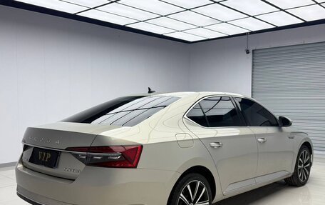 Skoda Superb III рестайлинг, 2022 год, 2 161 000 рублей, 3 фотография